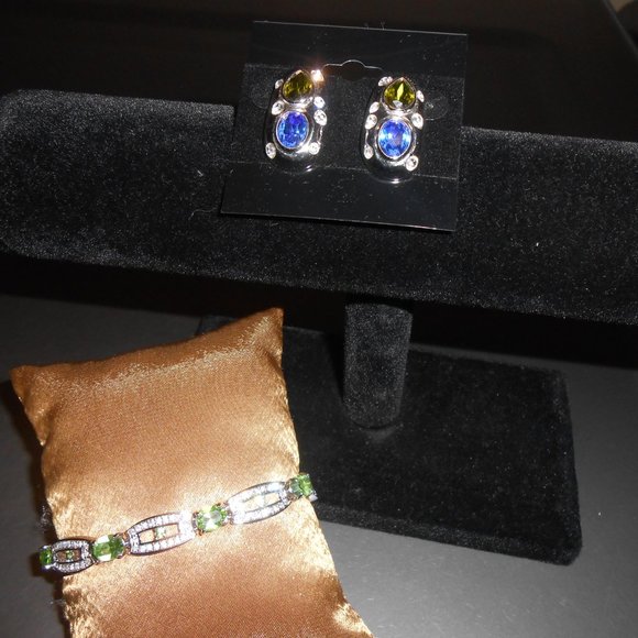 Jade & Jasper Green Bracelet and Earrings - Picture 3 of 4